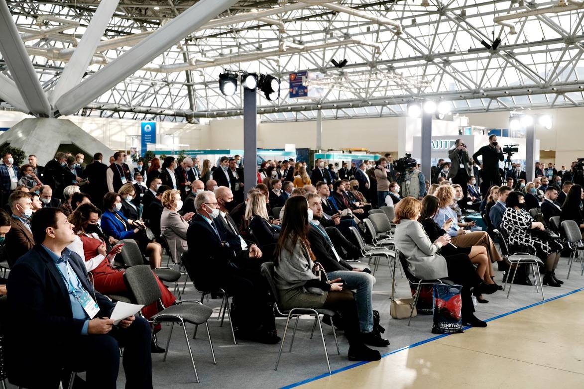 ВСЕРОССИЙСКИЙ ВОДНЫЙ КОНГРЕСС ПРОДОЛЖАЕТ СВОЮ РАБОТУ